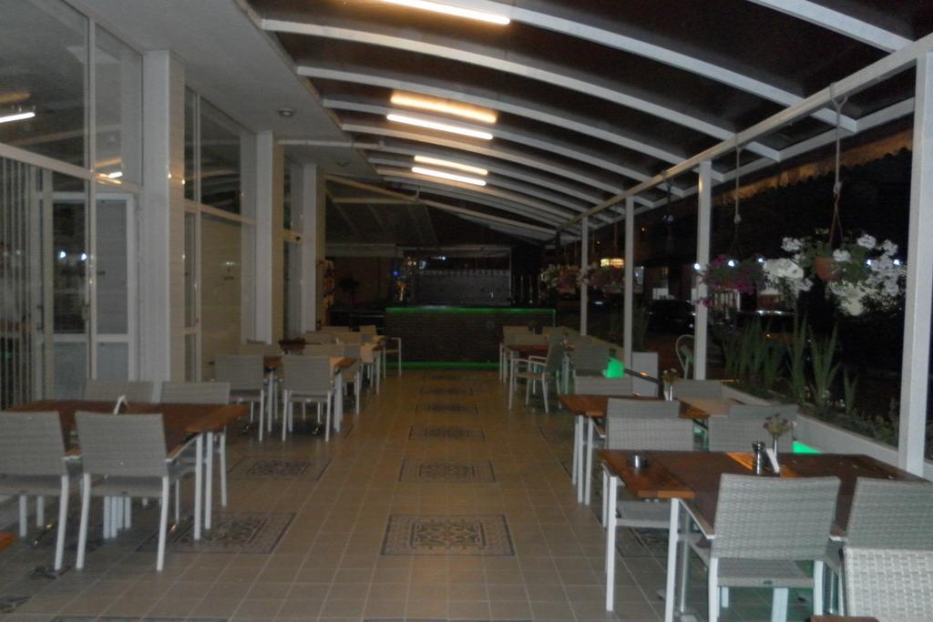 Hotel La Mosae 阿拉尼亚 外观 照片