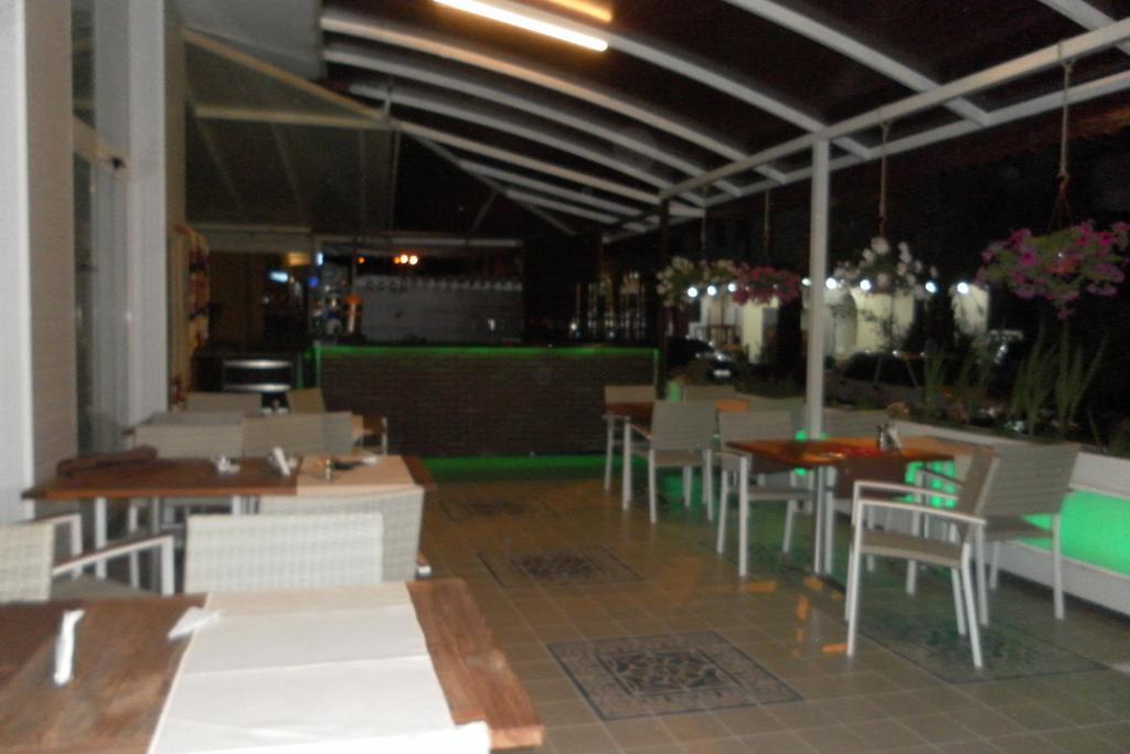 Hotel La Mosae 阿拉尼亚 外观 照片